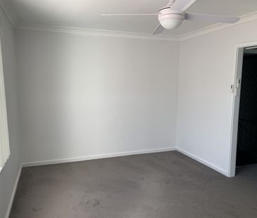 Fully Renovated One Bedroom Unit With Parking - Photo 2