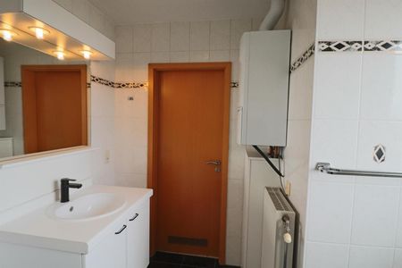 Een appartement op de 2de verdieping rechts met 1 slaapkamer, terras en garage. - Photo 4