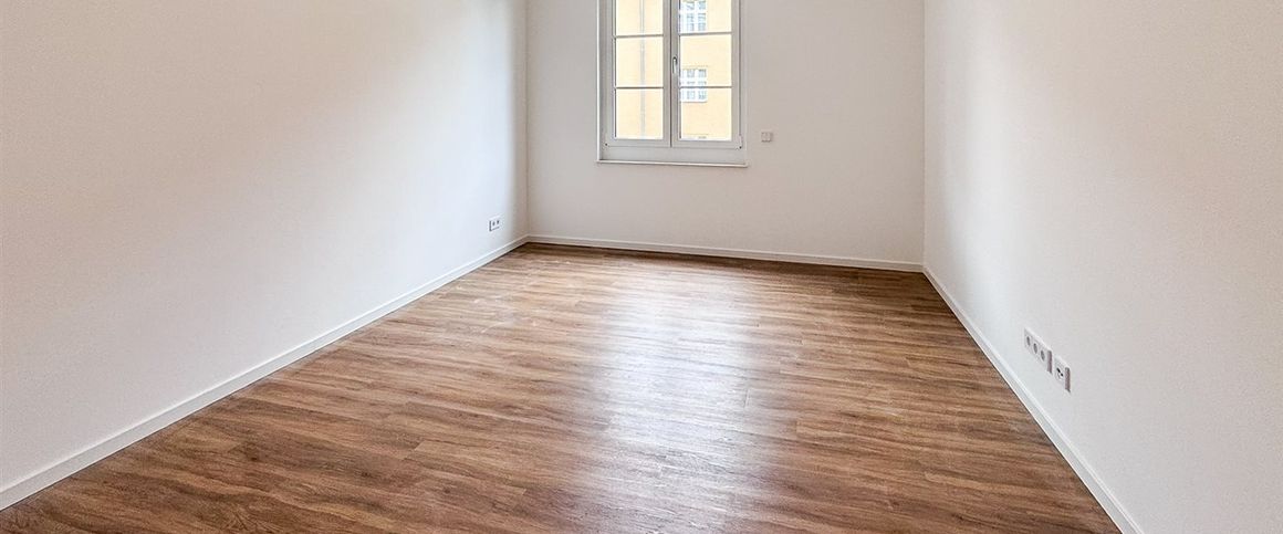 EG mit zwei Terrassen - barrierefreie 2-Zimmer-Wohnung mit EBK und kleinem Gartenanteil - Foto 1