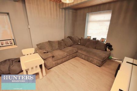 2 bedroom end of terrace house to rent - Photo 3