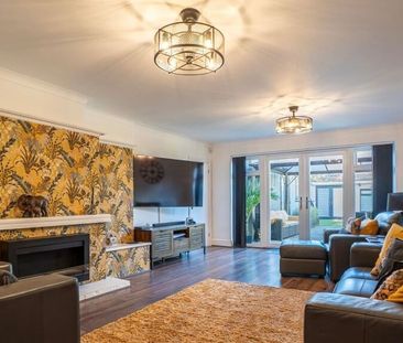 3 Bed Semi-Detached House, Billet Road, E17 - Photo 1