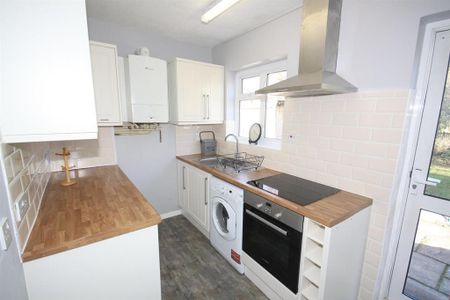 2 bedroom flat to rent - Photo 5