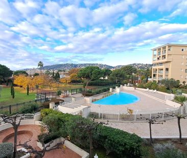 Location Appartement 2 pièces 45m² ANTIBES 06160 - Photo 2