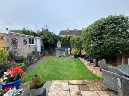 2 bedroom semi-detached bungalow to rent - Photo 4