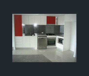 Un-Furnished Apartment - MANTRA RESIDENCES @ SOUTHPORT CENTRAL - On... - Photo 4