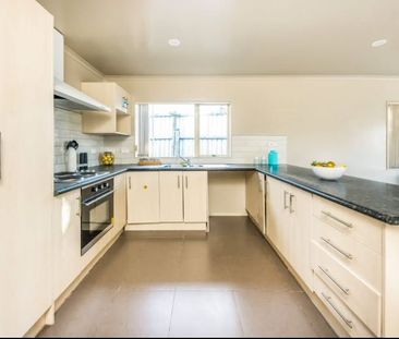 Ready to move in - Photo 1
