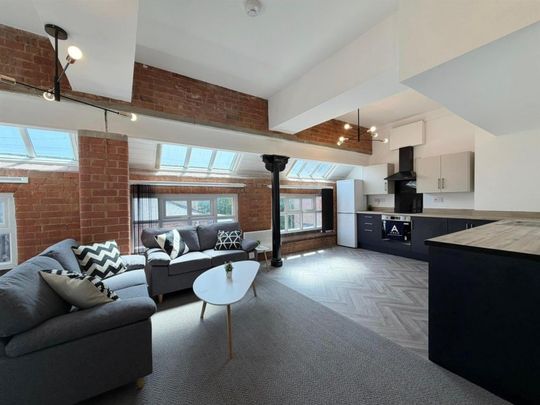 Penthouse Professional Apartment - York Street, Leicester - Photo 1