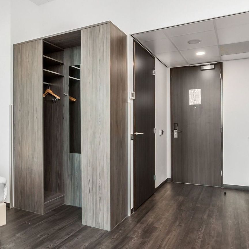 Appartement te huur: Mandelaplein 1 1314 CG Almere - Foto 1