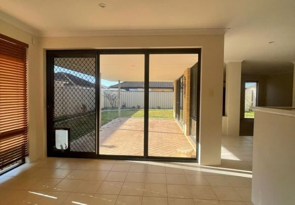 Large, Beautiful House, Top Location. PETS ALLOWED - Photo 1