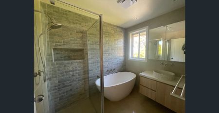 *Bowling Green Estate* - Photo 4