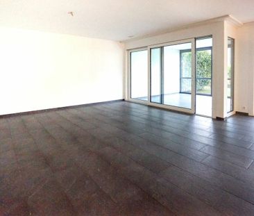 Moderne Familienwohnung mit Wintergarten und Balkon - Photo 1