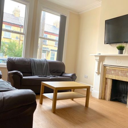 8 Bed Terraced House, Hawarden Avenue, L17 - Photo 4