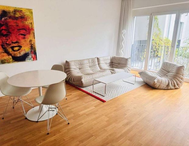 Moderne und möblierte Neubauwohnung in der City West - Photo 1