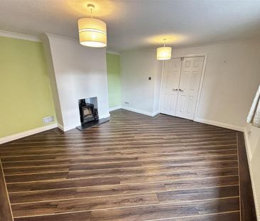 4 bedroom detached house to rent - Photo 2