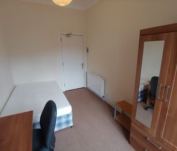 3 bedroom apartment to rent - Photo 3