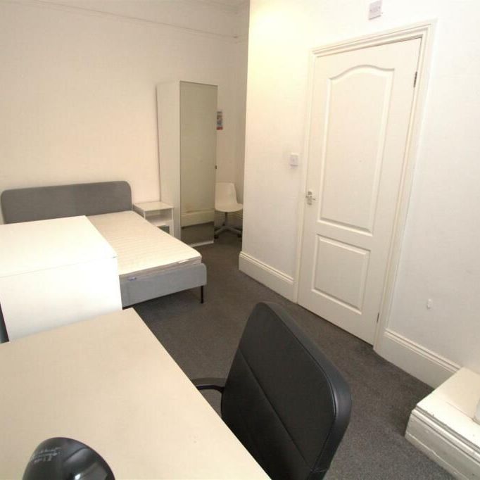 8 Bed Terraced House To Rent - Photo 1