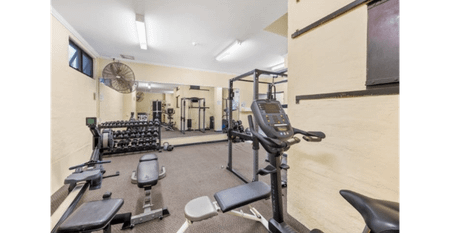 Newly renovated, in sought-after complex 15 mins walk from CBD - Photo 3