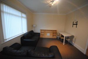 1 Ash Crescent, Leeds, LS6 3LE - Photo 4