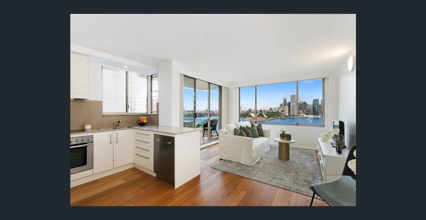 World class harbour bridge and opera house view apartment in Kirribilli - Photo 1