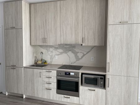 For Lease - 60 Honeycrisp Crescent Unit# 1619, Vaughan, Ontario - Photo 2