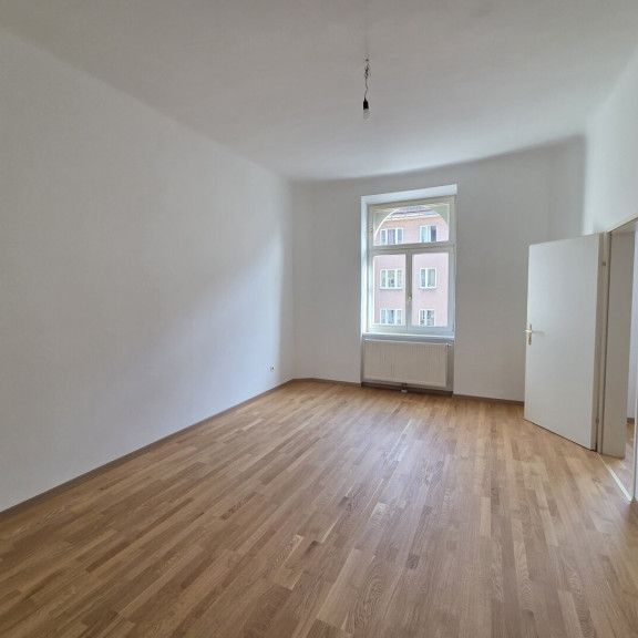 Herrliche klassische Altbauwohnung in U-Bahnnähe - Photo 1
