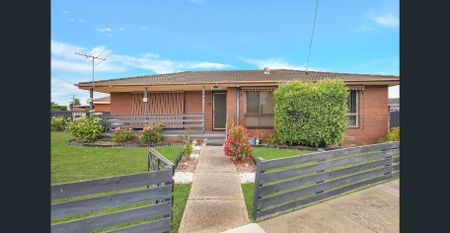 Well Positioned Family Home - Photo 4