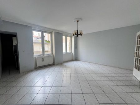 Location Appartement 3 pièces 76 m2 à Saint-Étienne - Photo 2