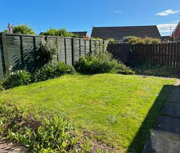 2 bedroom semi-detached bungalow to rent - Photo 3