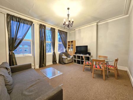 3 bedroom flat to rent - Photo 3