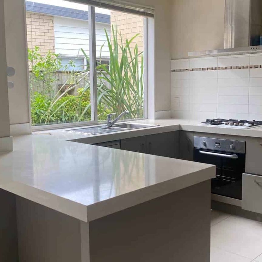 Beautiful 3 Bedroom Home with Double Garage an... - Photo 1