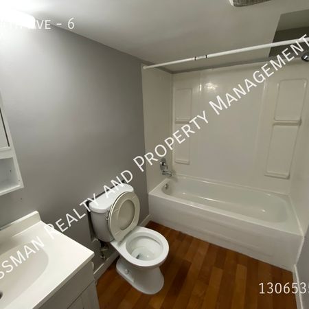 2 Bed, 1 Bath APARTMENT for rent in Rosemont area Regina, SK. - Photo 4