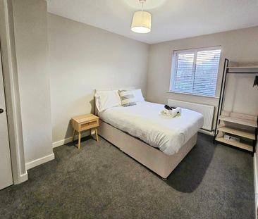 3 bedroom semi-detached house to rent - Photo 6