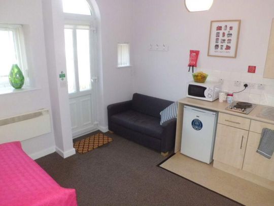 Studio to rent - Photo 1