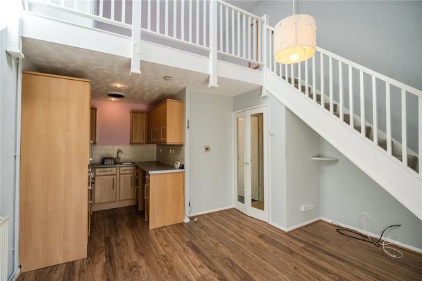 1 bedroom semi-detached house to rent - Photo 1