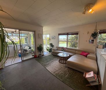 Charming 1-Bedroom Flat in Auckland's Inner Suburb - Photo 1