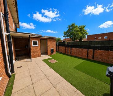 3 bedroom terraced house to rent - Photo 6