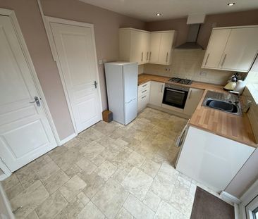 Bramble Walk, Overseal, DE12 - Photo 3