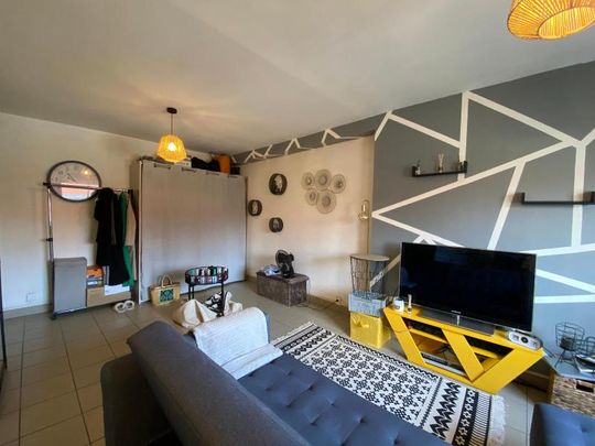 Location Appartement 1 pièce 30m² VAULX EN VELIN 69120 - Photo 1