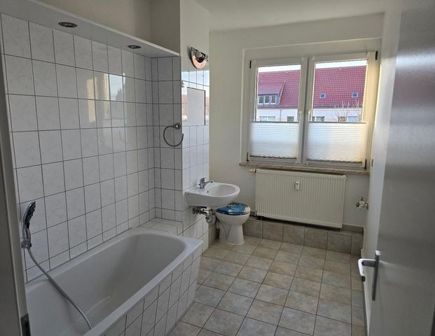 Tolle 3-4-R-Whg, renoviert oder 1 Jahr mietfrei 408 € - Foto 1