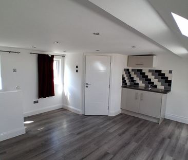 Studio Flat, Torridon Road, SE6 - Photo 1