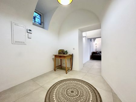 Kernsaniertes Kurzzeitapartment mit Terrasse und Parkplatz im Zentrum - Photo 3