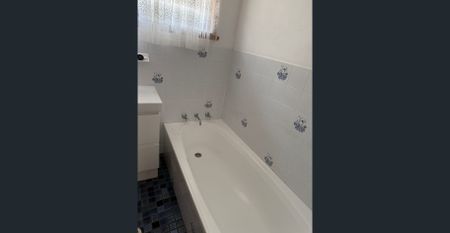 3 bedroom double garage - Photo 3