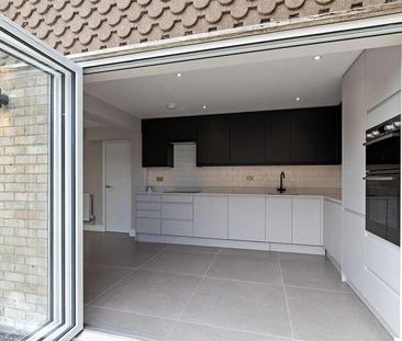 Wych Elms, Park Street, AL2 - Photo 3