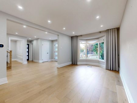 For Lease - 19 Timpson Drive, Aurora, Ontario - Photo 2