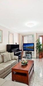 Three Bedroom Well Maintained Townhouse - Photo 3