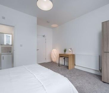 1 bedroom in a house share to rent - Photo 5