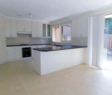 2/10 Banyule Road, Rosanna - Photo 5