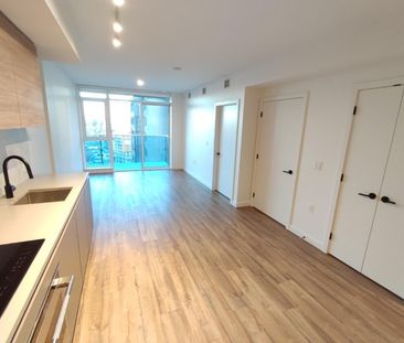 University District One Bedroom Condo with Parking and Storage - Photo 2