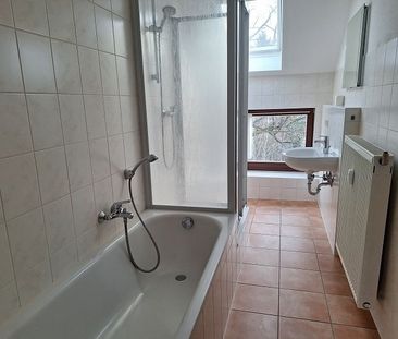 4 Raumwohnung mit dem besonderen Wohnzimmer ! - Photo 1