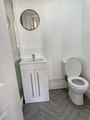1 bedroom in a house share to rent - Photo 4